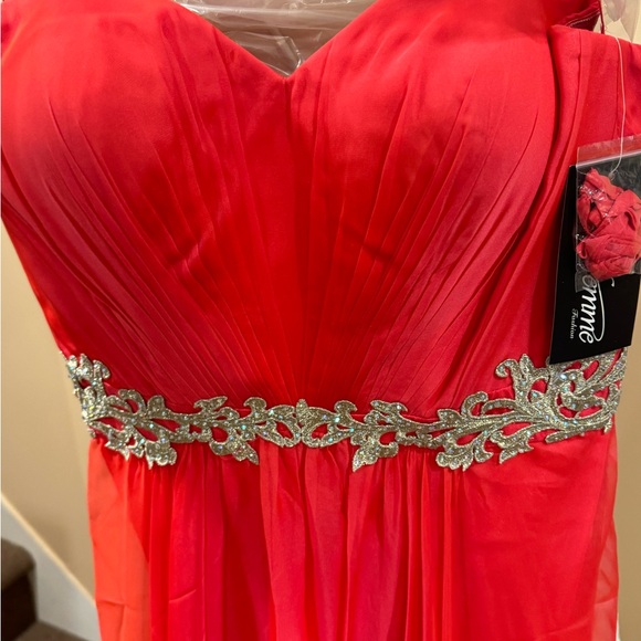 NWT La Femme watermelon embroidered waist chiffon strapless sweetheart Sz10 - Picture 5 of 7